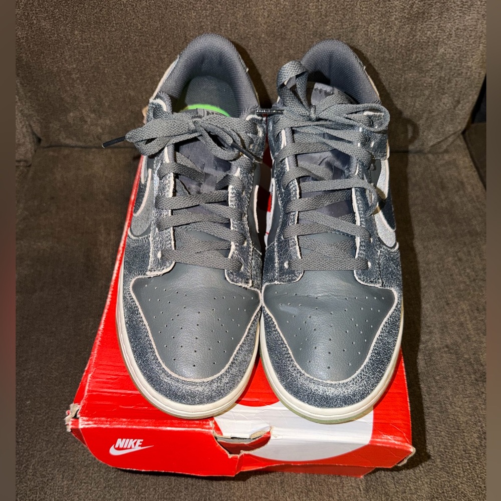 Nike Men's Dark Gray Suede and Leather Low-Top Sneakers